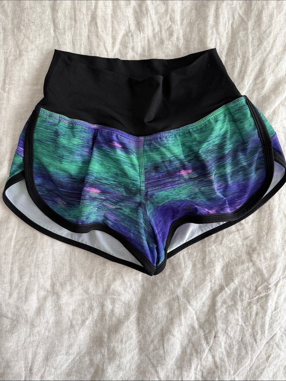 Lululemon Drop it Low Short - size 4
